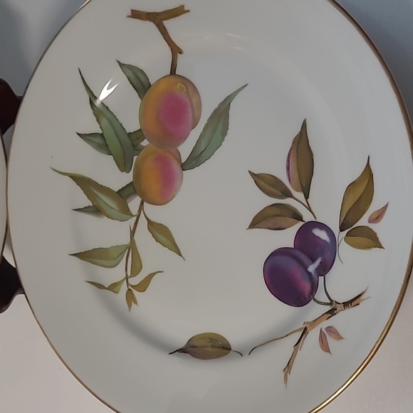 #(1) 2set Royal worcester evesham gold trim plate 10" - Picture 5 of 8